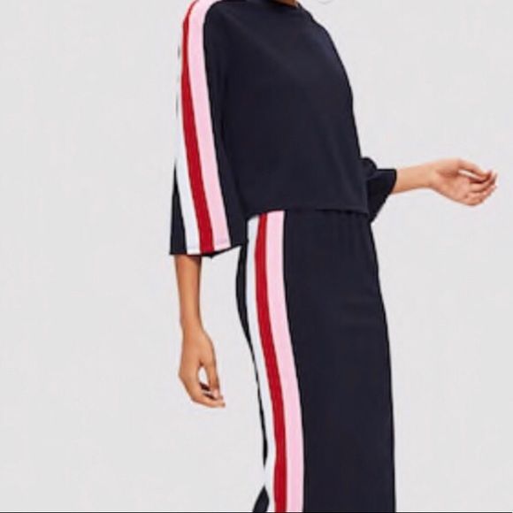 Striped 3/4 length sleeve Top - Picture 2 of 3